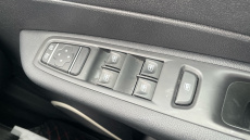 Renault Captur 0.9 TCE 90 Play 5dr Petrol Hatchback